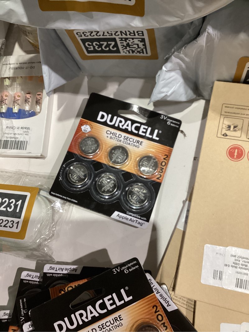 Condition photo showing New/Like New for Duracell 2032 Lithium Battery, 6 Count (Pack of 1), Compatible with AirTag, Child Safety Features, Key Fob, CR2032 3V Cell
