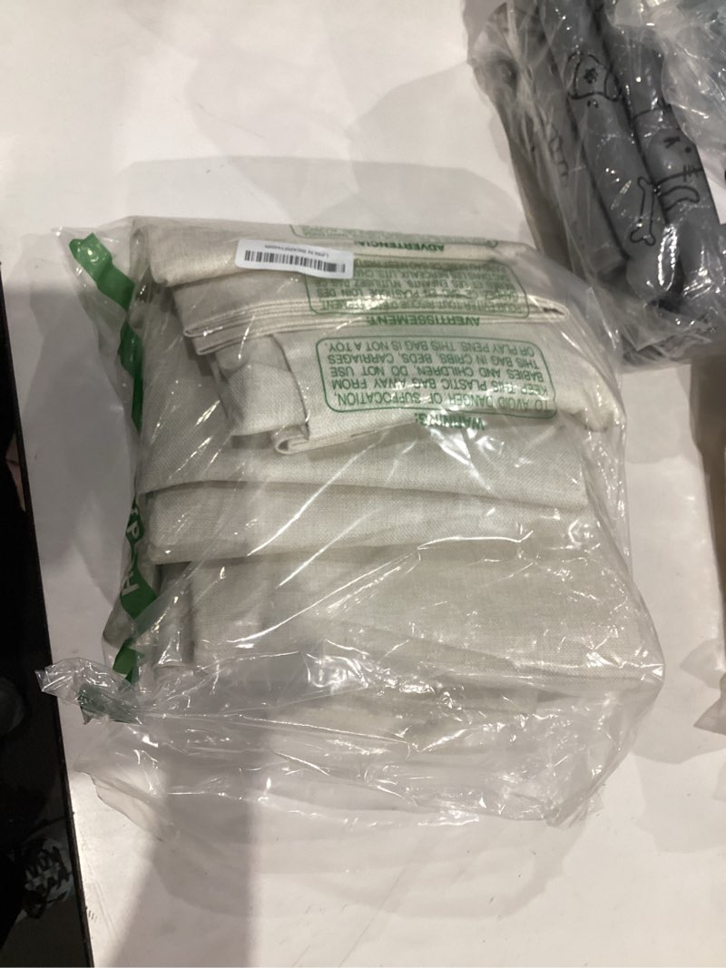 Condition photo showing Good Condition for curtains