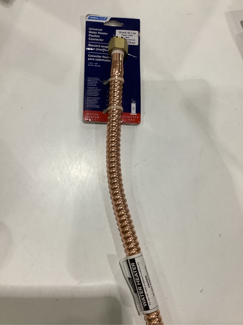 Condition photo showing New/Like New for camco 10063 18" flexible water connector 18 inch