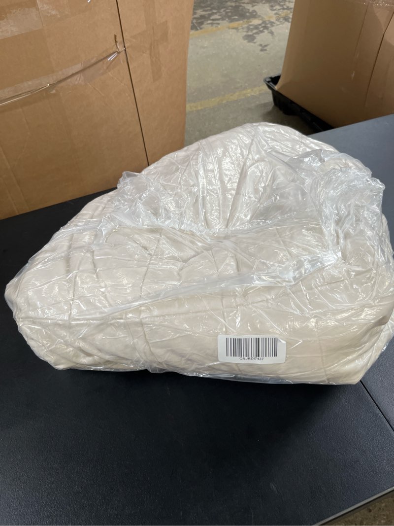 Condition photo showing Good Condition for european linen box quilt, full/queen, sand