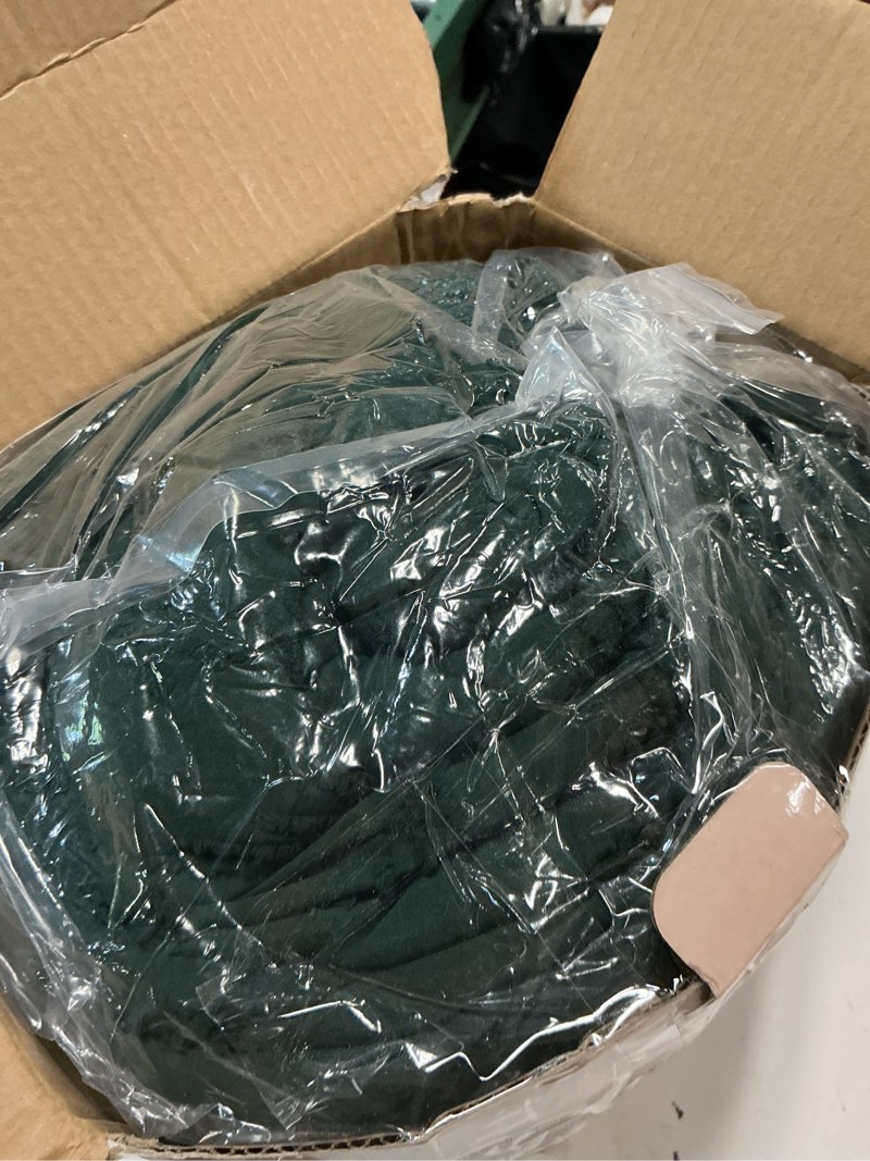 Condition photo showing New/Like New for andency emerald green comforter king size, boho dark green soft warm bedding comforter sets for king bed, 3 pieces forest green vintage chevron tufted aesthetic comforter set 10 - emerald green king (104"x90")
