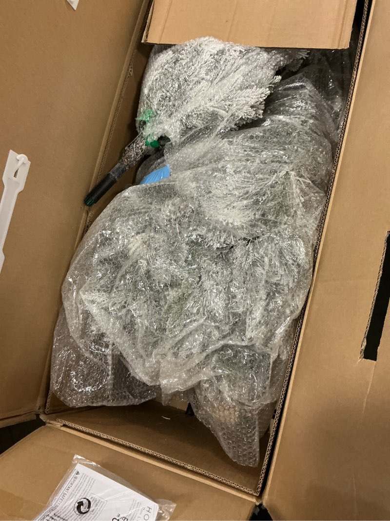 Condition photo showing Good Condition for Holiday Living 7.5-ft Albany pine Pre-lit