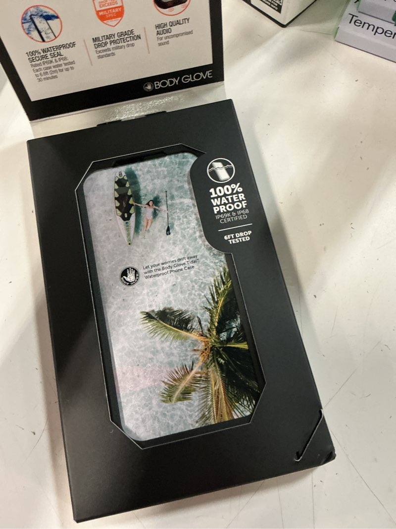 Condition photo showing Good Condition for body glove tidal waterproof phone case for iphone 16 - black/clear