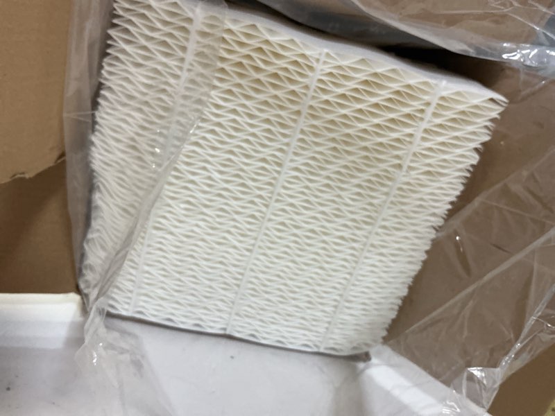 Condition photo showing Good Condition for Funmit 1043 Super Humidifier Wick Filter (4 Pack) Replacement for Essick Air AIRCARE EP9500, EP9700, EP9800, EP9R500, EP9R800, 821000, 826000, 826800, 831000 Bemis Space Saver 800 8000 Humidifiers