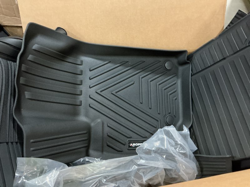 Condition photo showing Good Condition for Jeep Cherokee Floor Mats, Fit Non-raised Dead Pedal ONLY