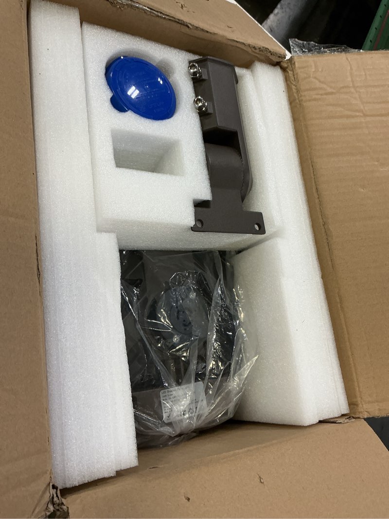 Condition photo showing As Is for  480w led parking lot light outdoor,72000lm 100v-277v dusk to dawn led building flood lights commercial 5000k slip fitter street pole lights ip65 waterproof large area shoebox barn lighting