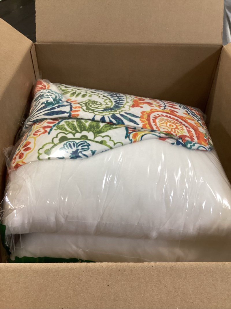 Condition photo showing Good Condition for outdoor throw pillows - decorative pillows with insert included set of 2 outdoor pillows for patio furniture 18x18 inch paisley patten 18×18 inch