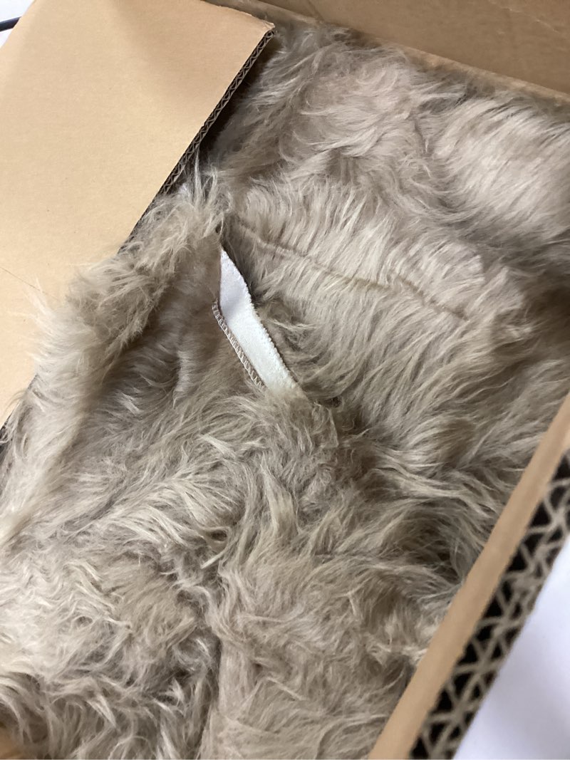 Condition photo showing Good Condition for Latepis Shag Rug - 4x6 Faux Fur Area Rug, Machine Washable, Brown Beige Fluffy Carpet for Living Room & Bedroom 4 x 6 ft Rectangle Beige