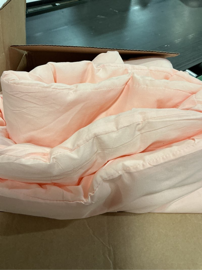 Condition photo showing Good Condition for rosgonia oversized king comforter blush, 3pcs(1 comforter & 2 pillowcases) lightweight oversized king comforter sets bedding blanket quilts oversized king comforter 120"x98" blush