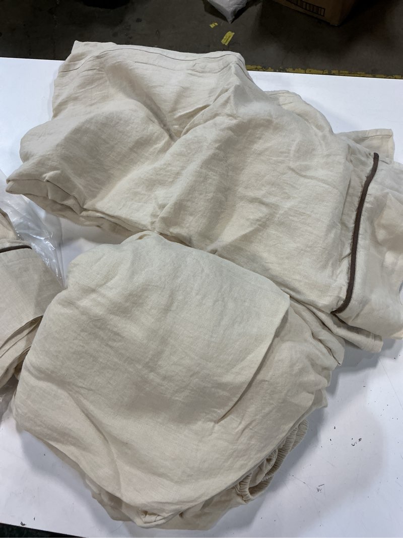 Condition photo showing Good Condition for european linen piped deluxe bedding bundle, cal king, oat/espresso