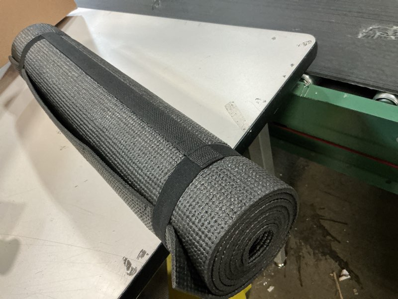 Condition photo showing Good Condition for mind reader 7.62-mm antimicrobial yoga mat with carrying strap