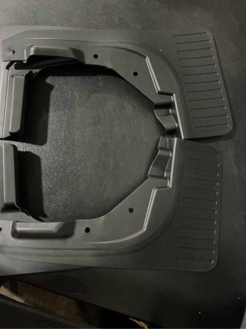 Condition photo showing Good Condition for mud flaps black