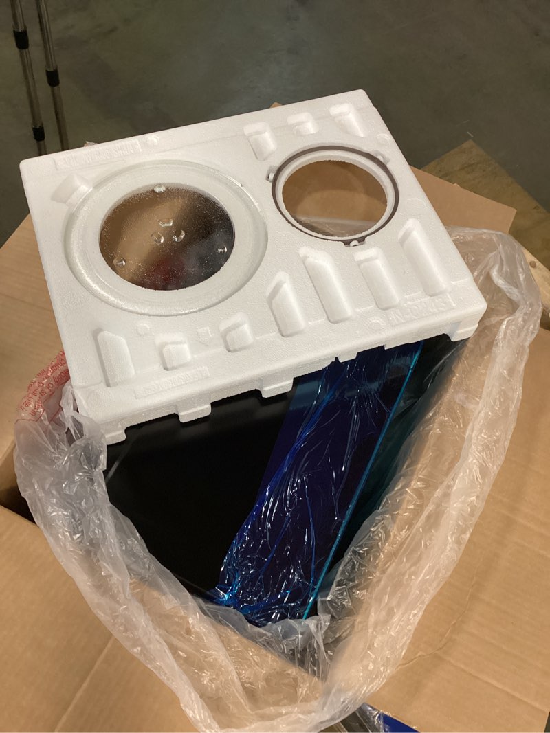 Condition photo showing New/Like New for GE 19 Inch Wide 0.9 Cu. Ft. 900 Watt Countertop Microwave