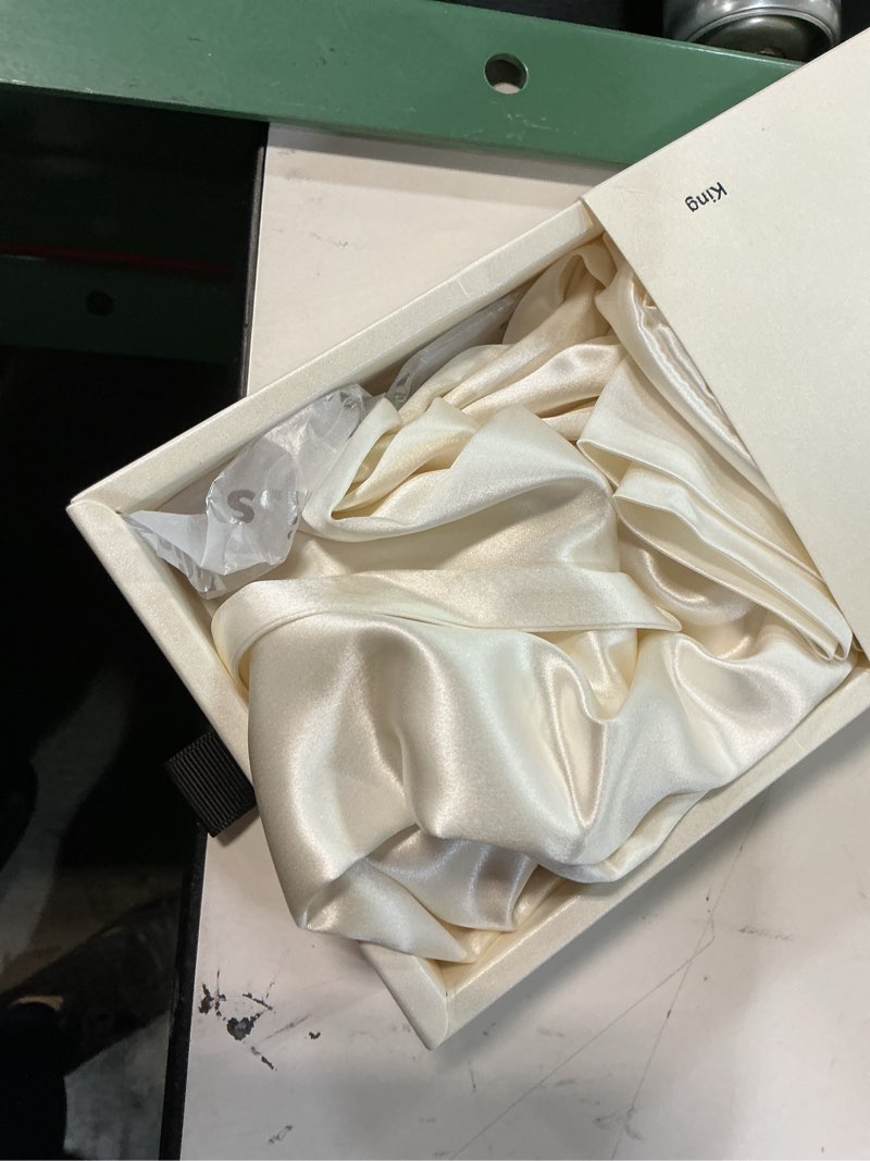 Condition photo showing Good Condition for Blissy Silk Pillowcase - 100% Pure Mulberry Silk - 22 Momme 6A High-Grade Fibers - Silk Pillow Cover for Hair & Skin - Regular, Queen & King (Blissy White, King) Blissy White King