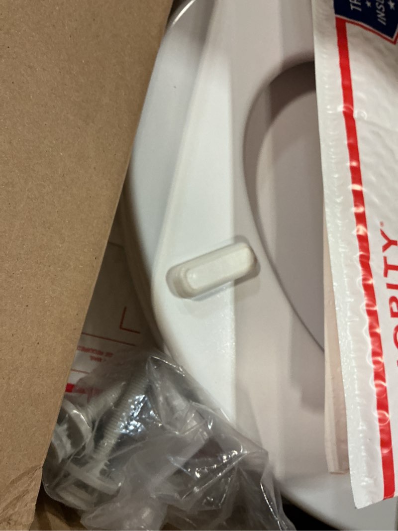 Condition photo showing Good Condition for bemis 500ec 390 toilet seat with easy clean & change hinges, 1 pack round, cotton white