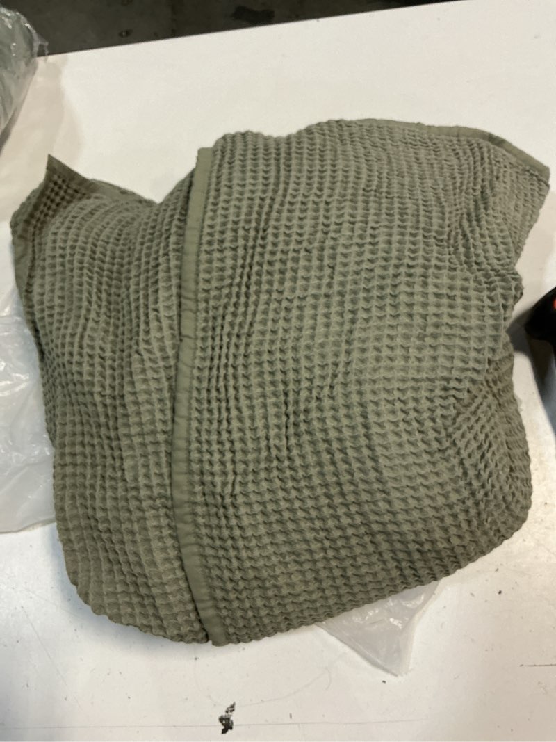 Condition photo showing Good Condition for quince organic waffle bed blanket, twin, dried sage