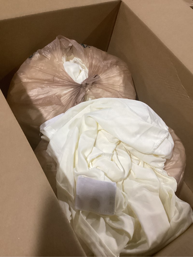 Condition photo showing Good Condition for similar VEVOR 30 PCS White Folding Chair Covers - Ideal for Weddings, Parties, Dining, and Banquets - Universal, Washable Slipcovers for Folding Chairs - Elegant Event Décor 30PCS White-c