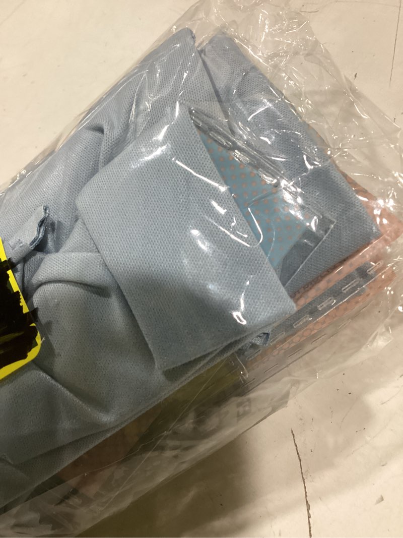 Condition photo showing New/Like New for elite tech gear microfiber cloth - 4-pack oversized cleaning cloths. washable and durable microfiber cleaning cloth for glasses, lenses, electronics and screens. high tech quality material 12" x 12"