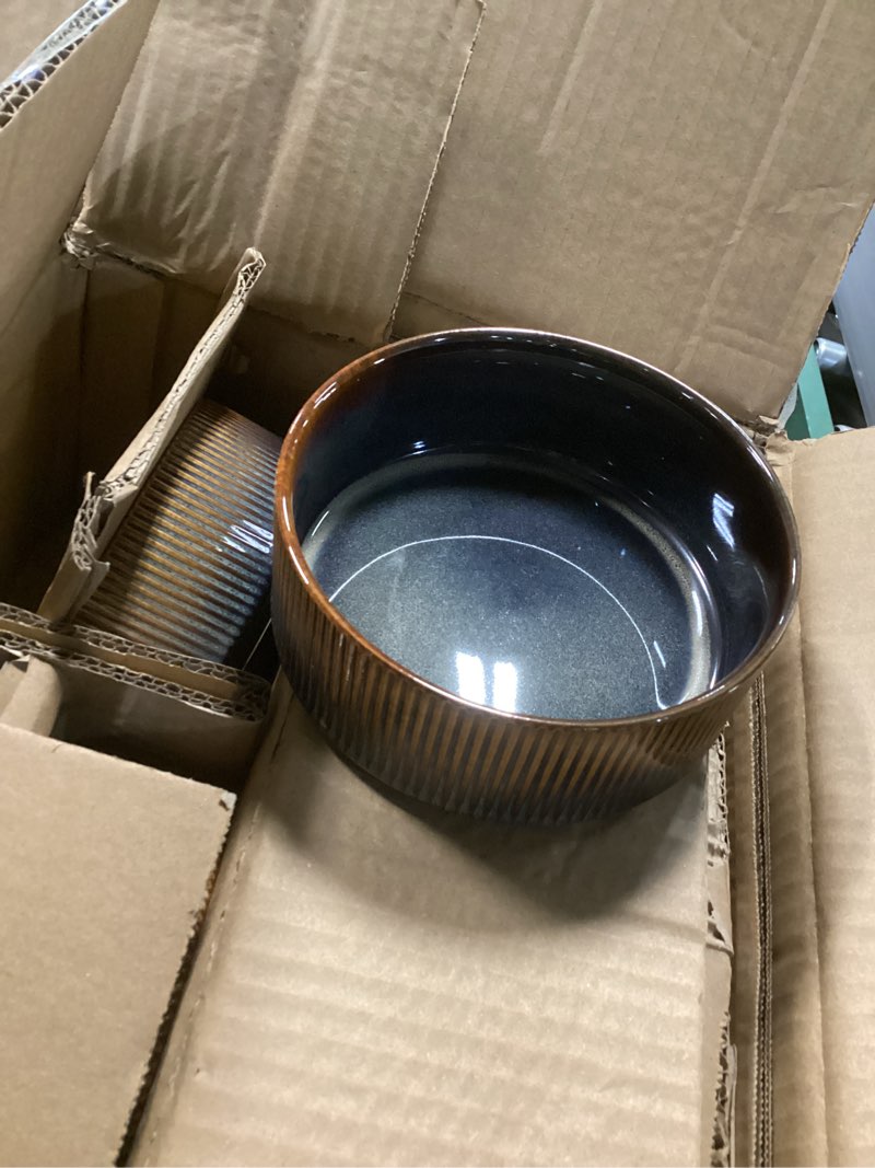 Condition photo showing Good Condition for TheTerra Ceramic Dinnerware Sets for 6, 18 Pieces Porcelain Lightweight Speckled Plates and Bowls Sets, Scratch Resistant Dish Set, Oven & Microwave & Dishwasher Safe, Coca Mocha Coca Mocha Service for 6