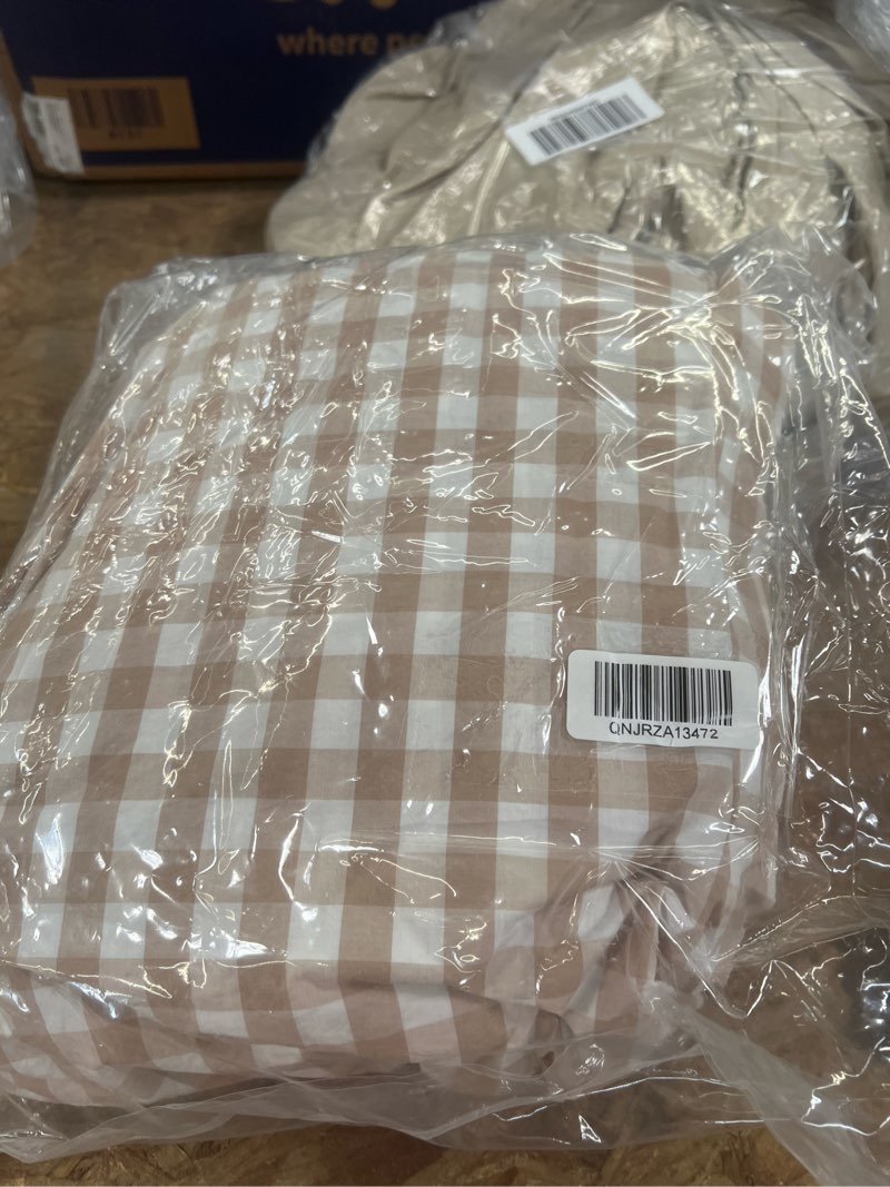 Condition photo showing New/Like New for classic organic percale gingham duvet cover set, full/queen, cafe