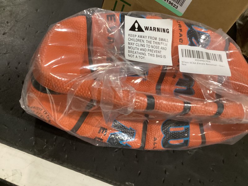 Condition photo showing New/Like New for wilson ncaa elevate vtx orange/blue size 5