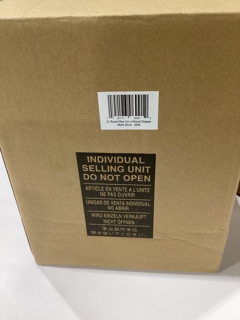 Condition photo showing New/Like New for mDesign Metal 1.3 Gallon/5 Liter Round Step Trash Wastebasket, Garbage Container Bin with Lid for Bathroom, Powder Room, Bedroom, Kitchen, Craft Room, Office - Removable Liner Bucket - Matte Blush