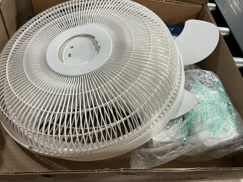 Condition photo showing Good Condition for lasko 2520 oscillating stand fan,white 16 inch