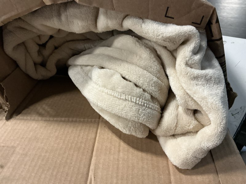 Condition photo showing Good Condition for Sealy Electric Blanket King Size, Flannel Heated Blanket with10 Heating Levels & Auto Shut Off, Machine Washable, Beige, 100 x 90 Inch Beige King Size 100" x 90"
