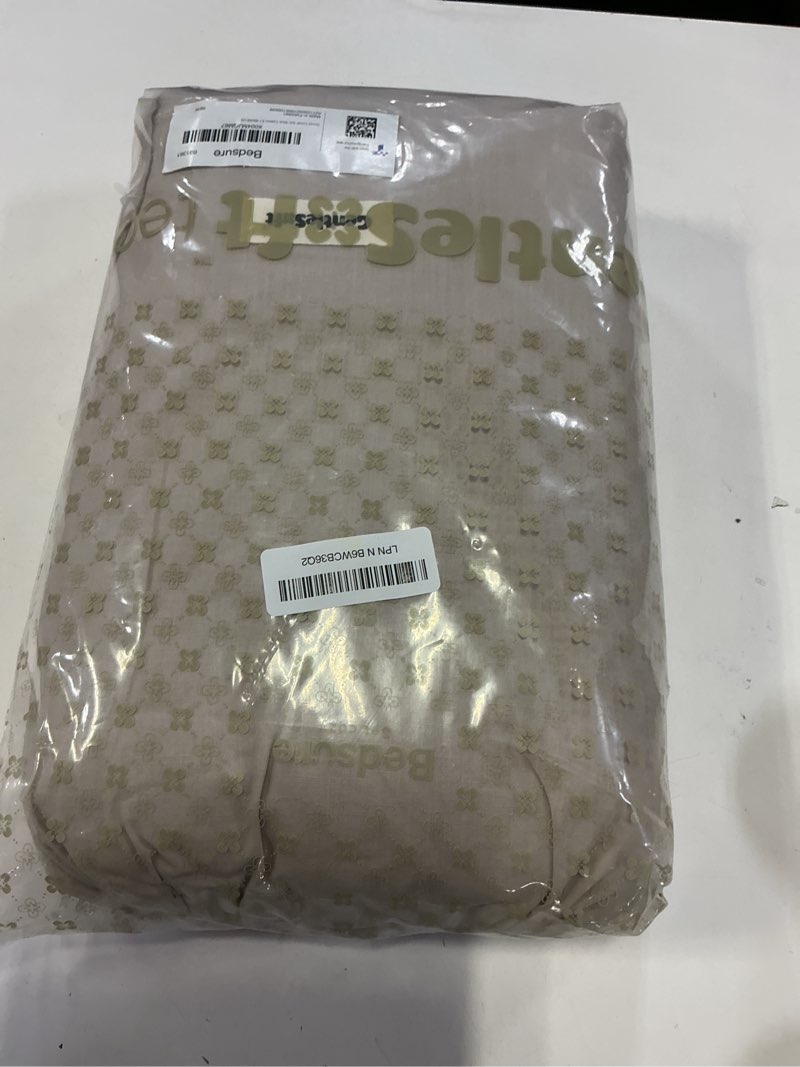 Condition photo showing New/Like New for bedsure cotton duvet cover queen size - luxury slub weave 100% cotton duvet cover with a linen like textured, easy change durable bedding, natural linen, 90" x 90" queen (90" x 90") 32 - slub natural linen (no comforter)