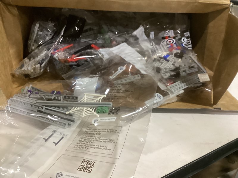 Condition photo showing New/Like New for lego marvel spider-man daily bugle building sets for adults - display as office or book shelf decor - gifts for christmas - 25 minifigures - 76178 standard packaging