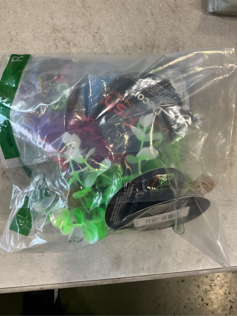 Condition photo showing New/Like New for Assortment of small pet items,miscellaneous small, variety of items multiple pieces, 5 items total