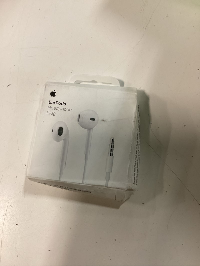 Condition photo showing New/Like New for apple wired earpods with remote and mic
