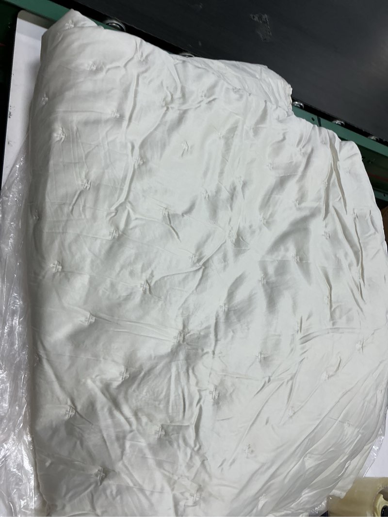 Condition photo showing Good Condition for quince european linen dream quilt full queen  ivory