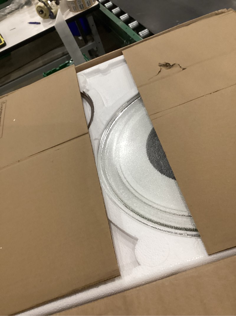 COMMERCIAL CHEF 1.6 Cubic Foot Microwave with 10 Power Levels, Small Microwave with Push Button, 100