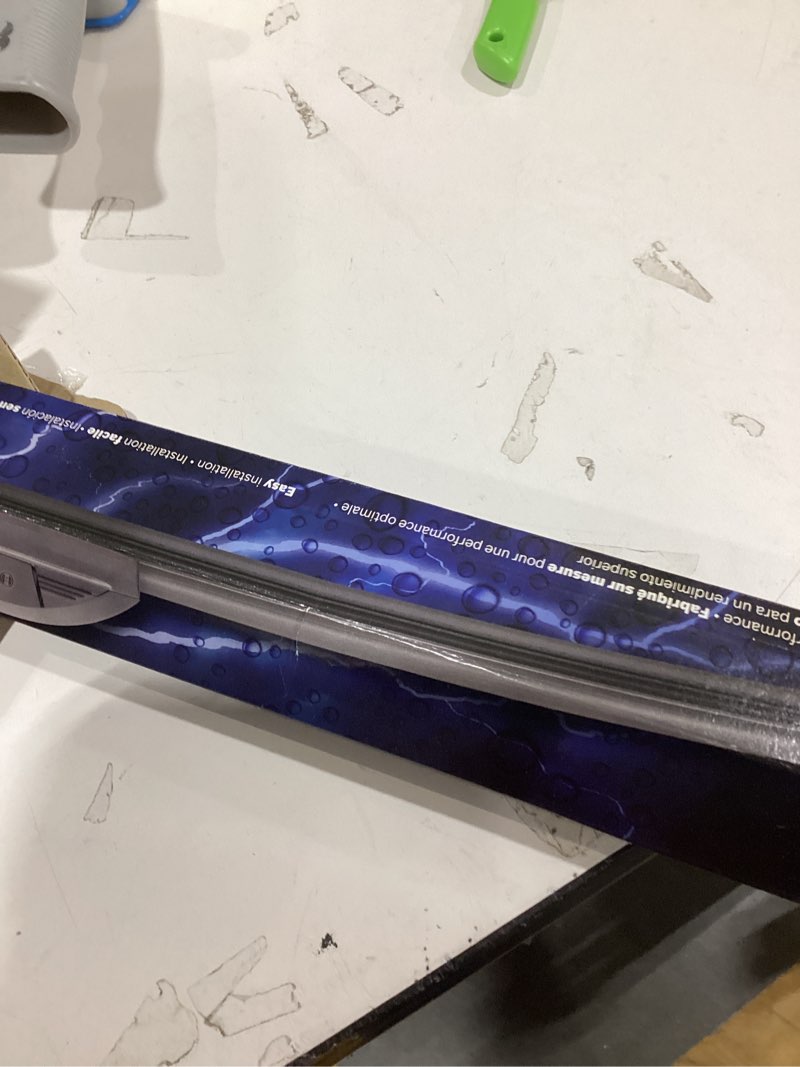 Condition photo showing New/Like New for BOSCH 22A20A ICON Beam Wiper Blades - Driver and Passenger Side - Set of 2 Blades (22A & 20A) Front (22A & 20A) ICON Combo Pack (Front)