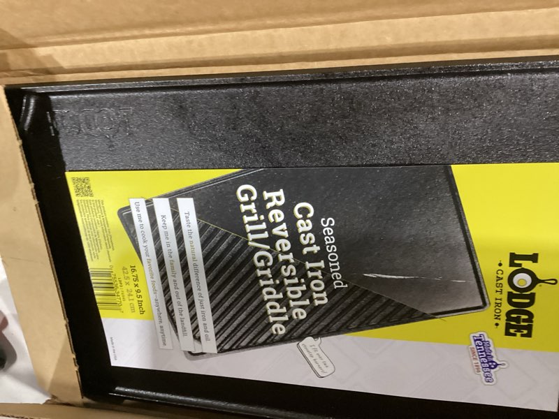 Condition photo showing Good Condition for Lodge 20 x 10.44 Inch Pro-Grid Reversible Cast Iron Grill/Griddle – Double Burner Cookware, Pre-Seasoned, Non-Toxic, Made in USA, For Stovetop, Oven, Grill & Campfire