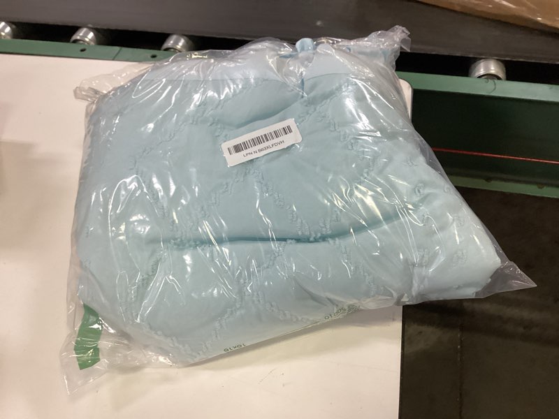 Condition photo showing As Is for Wowelife Mini Crib Bedding Set for Girls, 3 Piece Tufted Jacquard Ruffle Fringe Baby Girl Crib Beddi