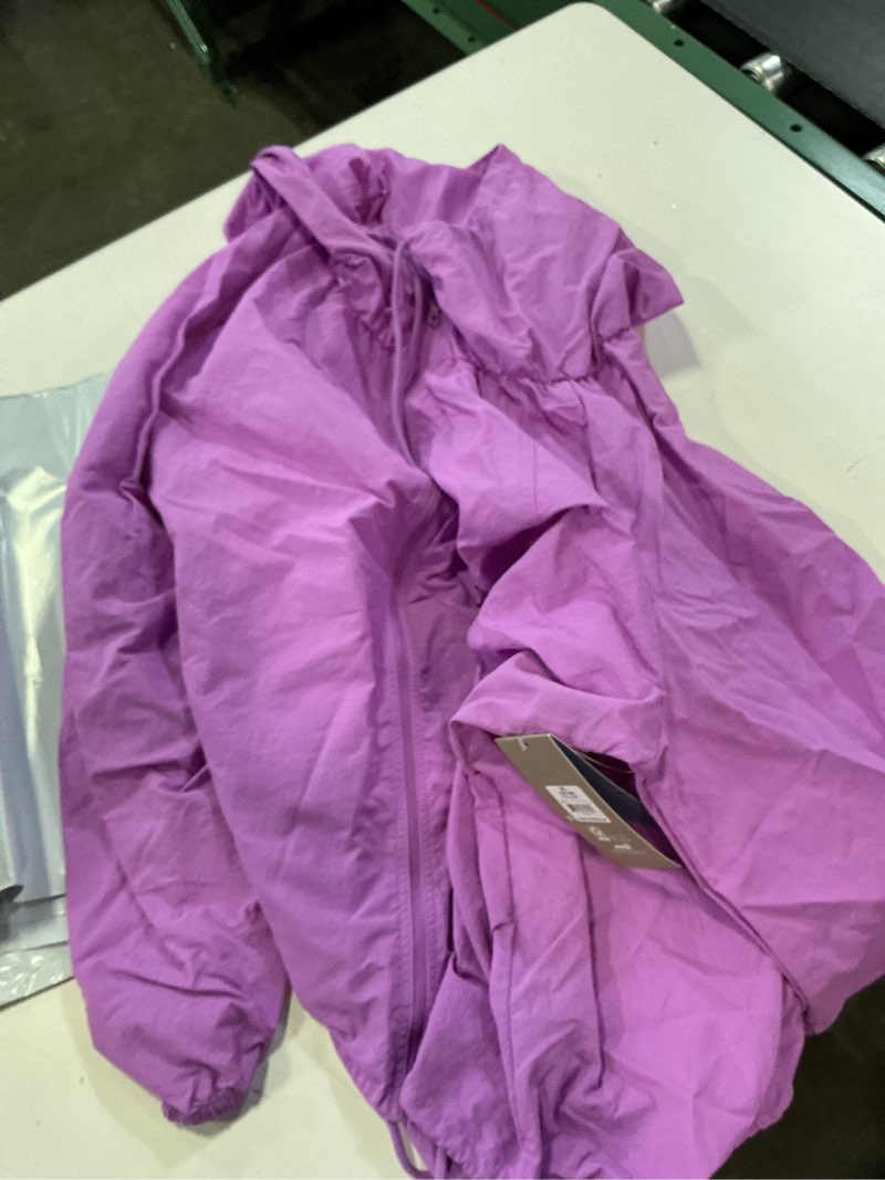 Condition photo showing Good Condition for avia women's outdoor jacket, sizes xl