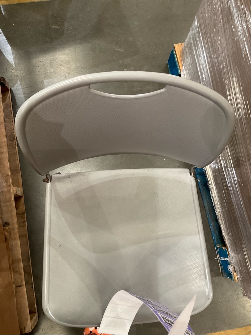 Condition photo showing Good Condition for 1pc vinyl chair