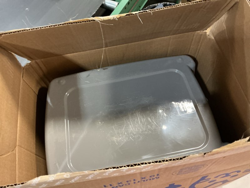 Condition photo showing Good Condition for amazon basics large cat litter box with high sides, open top for easy access, includes scoop with storage, 19" x 15" x 11.75", grey/beige grey/beige open top