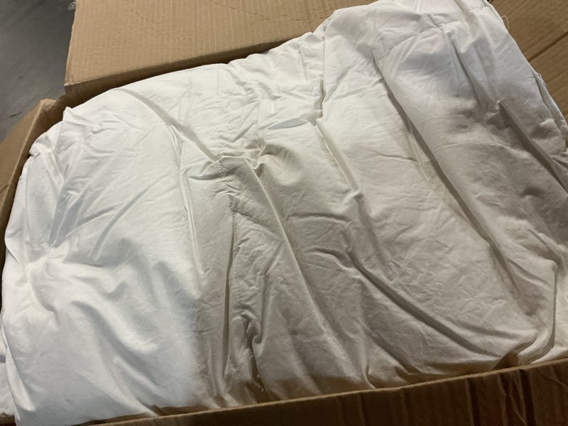 Condition photo showing As Is for doz duvet cover set, 100% viscose derived from bamboo, organically grown, buttery soft, cooling duvet covers, high gsm, 1 duvet cover and 2 pillowcases, 90"x90" (snow, full/queen) snow full/queen