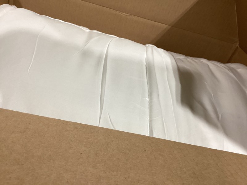 Condition photo showing Good Condition for UGG Danielle Comforter Duvet Insert Cooling Lightweight Down Alternative Hypoallergenic Washable Quilted Fluffy Comforter Blanket Corner Tabs for Duvet Cover, King/California King, Bright White White King Solid