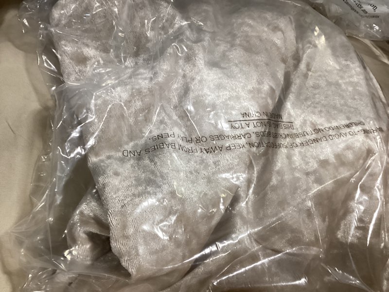 Condition photo showing Good Condition for Comfort Spaces Luxe Queen Comforter Set Velvet Comforters for Queen Size Bed, Microfiber Reverse, Juliette, All Season Velvet Bedding Queen Size, Fluffy Bed Set, Sham, Full/Queen, Champagne 3 Piece