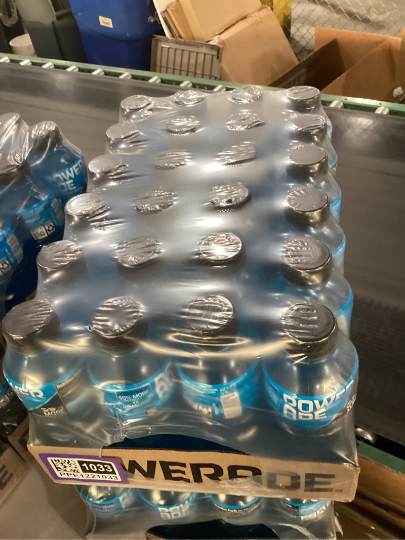 Condition photo showing New/Like New for POWERADE Sports Drink Mountain Berry Blast, 20 Ounce (Pack of 24) Mountain Berry Blast 20 Fl Oz (Pack of 24)