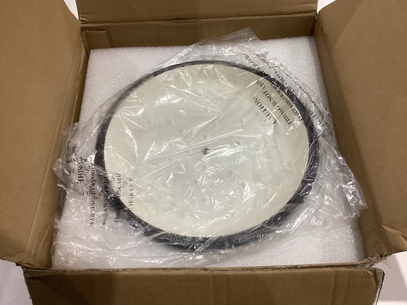 Condition photo showing New/Like New for 3 Quart Enameled Cast Iron Braiser, Non Stick Enameled Cast Iron Skillet with Lid, Dutch Oven Skillet with lid up to 500°F for Oven, Stove, Grill, Shallow Dutch Oven for Cook, Bake (Green)