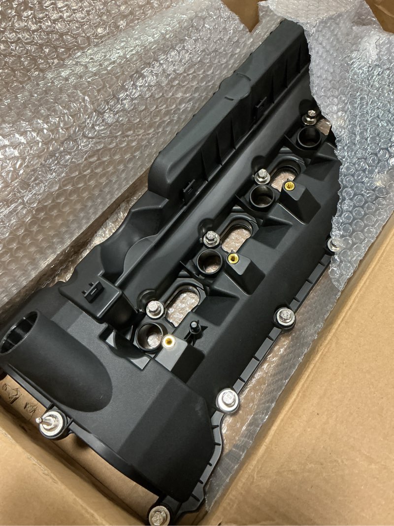 Condition photo showing As Is for MITZONE Engine Valve Cover Left Side Compatible with 2010-2013 Land Rover LR4 2010-2019 Range Rover 2010-2019 Range Rover Sport 5.0L V8