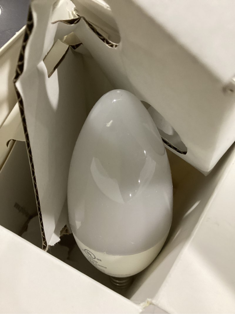 Condition photo showing New/Like New for Philips Hue Smart 40W B39 Candle-Shaped LED Bulb - Soft Warm White Light - - 450LM - E12 - Indoor - Control with Hue App - Works with Alexa, Google Assistant and Apple Homekit