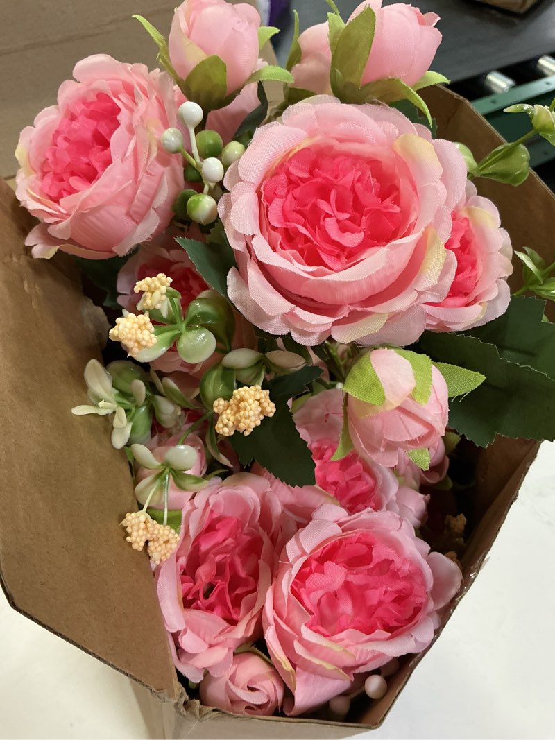Condition photo showing Good Condition for Geosar 8 Bundles Artificial Peonies Flowers Fake Silk Peony Bouquet Faux Peonies Flowers Bulk for Decoration Vase Floral Arrangements Wedding Party Table (Pink,Champagne) Pink, Champagne 8