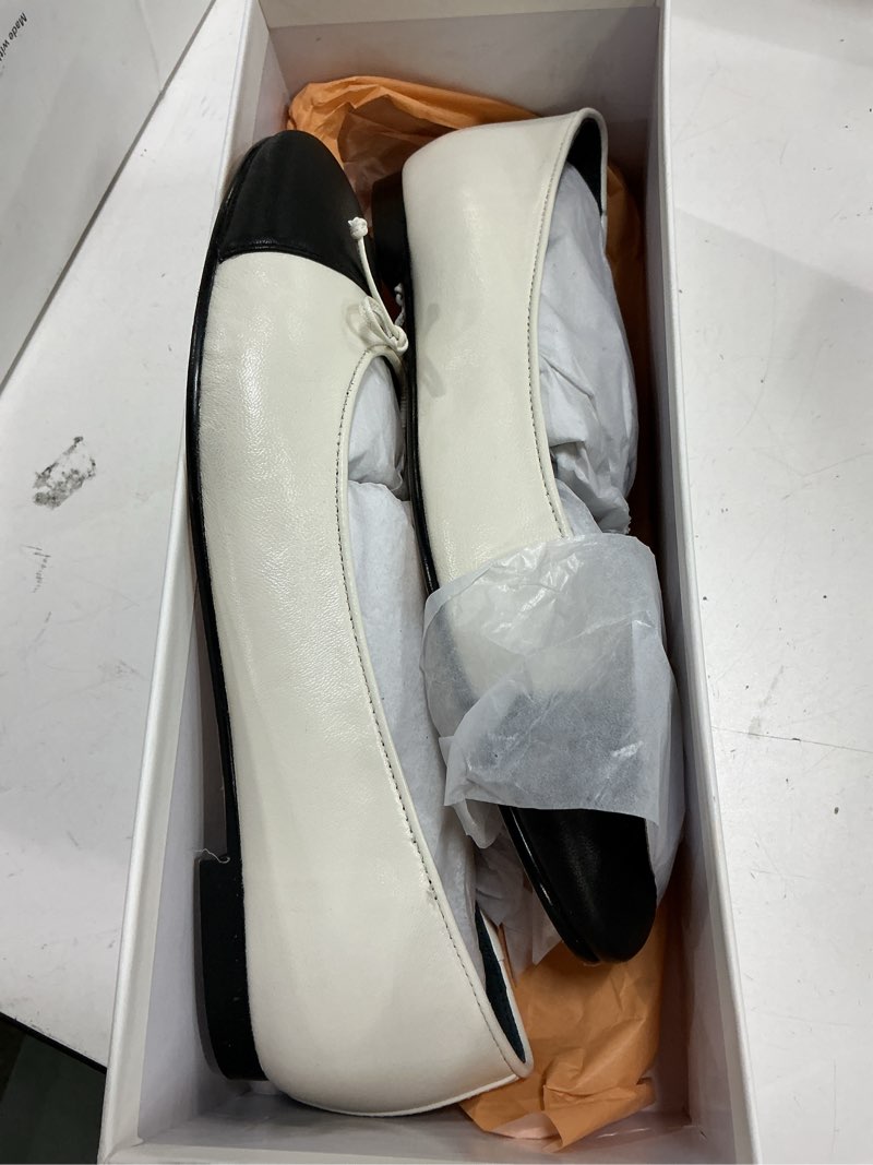 Condition photo showing New/Like New for italian leather cap-toe ballet flat, 8, bone/black