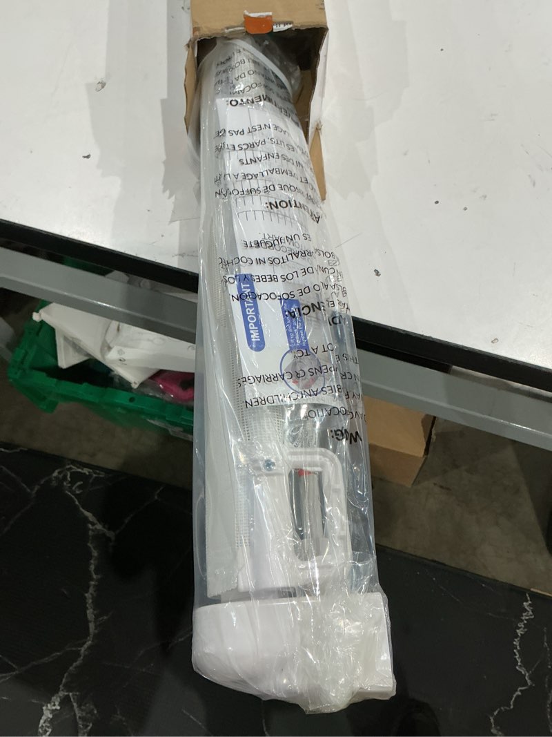 Condition photo showing Good Condition for veraste retractable baby gate for doorways and stairs, mesh safety gate for pet, indoor & outdoor use, one-hand operation, easy installation, 33.6" tall, expands to 55" wide?white,33.6"x55" 33x55 inch white